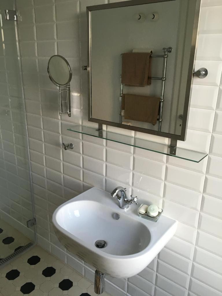 בוקרשט Central Studio Across From Intercontinental מראה חיצוני תמונה