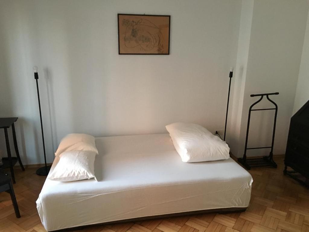 בוקרשט Central Studio Across From Intercontinental מראה חיצוני תמונה